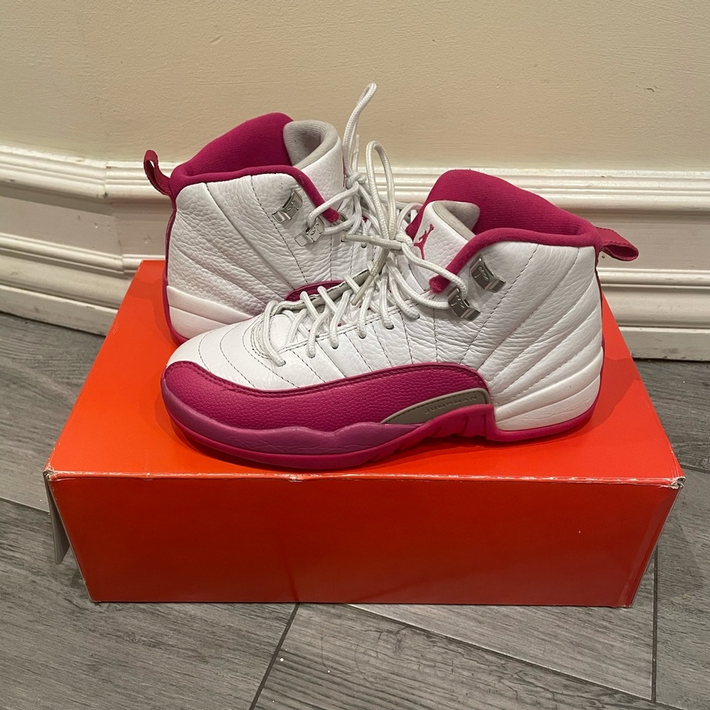 Jordan 12 Valentine’s Day “Vivd Pink” Used Size 5.5